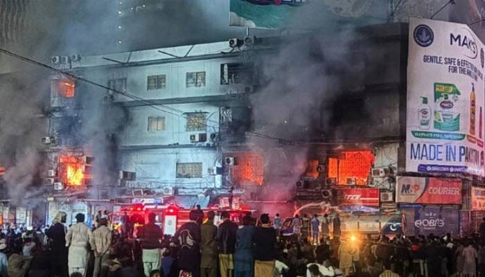 گل پلازہ آتشزدگی: پانی کی عدم فراہمی کے الزامات بے بنیاد، ترجمان بلدیہ عظمیٰ کراچی