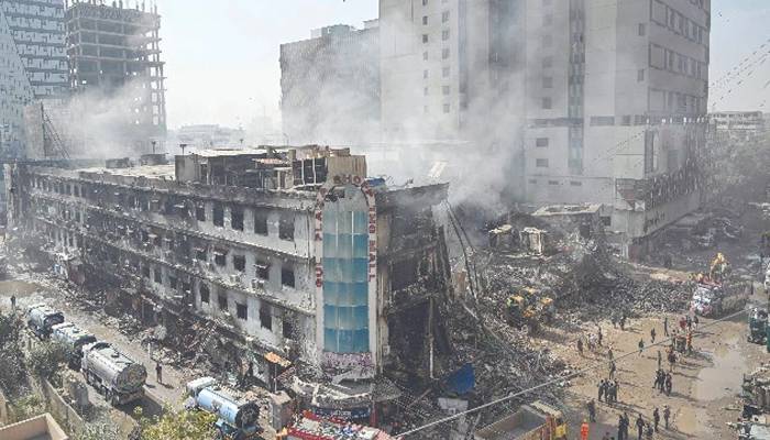 سانحہ گل پلازہ میں سرچ آپریشن جاری،دکان سے 20 سے 25 لاشیں  ملنے کا اطلاع