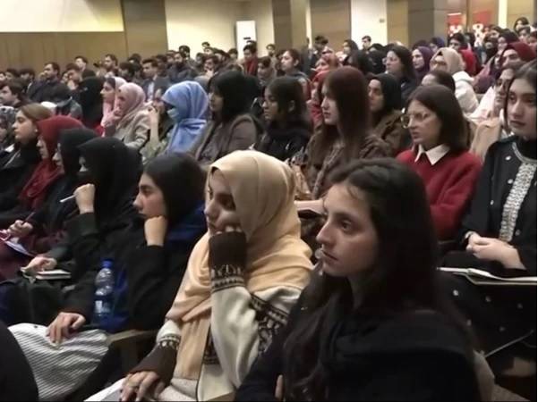 نوجوانوں کی تربیت کیلئے پاک فوج کے زیر اہتمام آئی ایس پی آر انٹرن شپ پروگرام جاری 