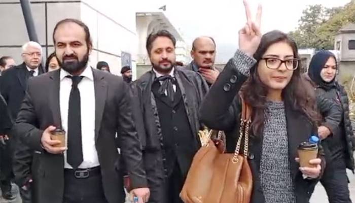 ایمان مزاری اور ہادی علی چٹھہ کو اسلام آباد پولیس نے گرفتار کرلیا