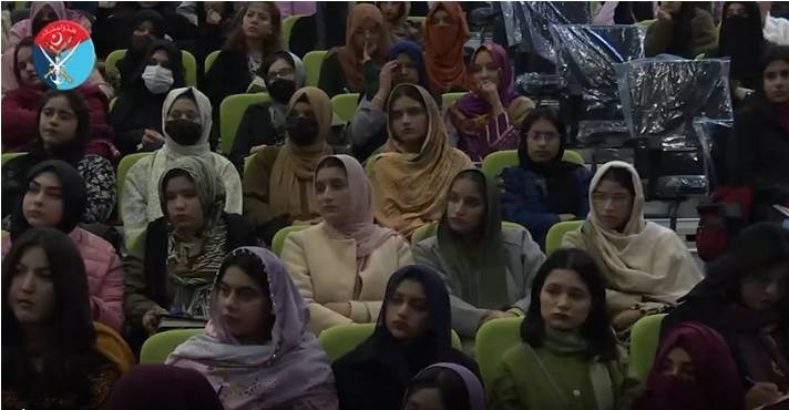 خیبرپختونخوا کی جامعات میں طالبات کیلئے آئی ایس پی آر کے زیر اہتمام ونٹر انٹرنشپ پروگرام جاری