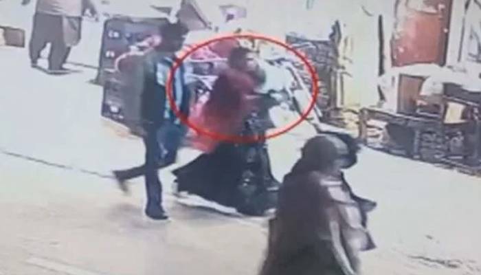 ماں بیٹی کے مین ہول میں گرنے کا واقعہ، مقدمہ میں نامزد ملزمان گرفتار