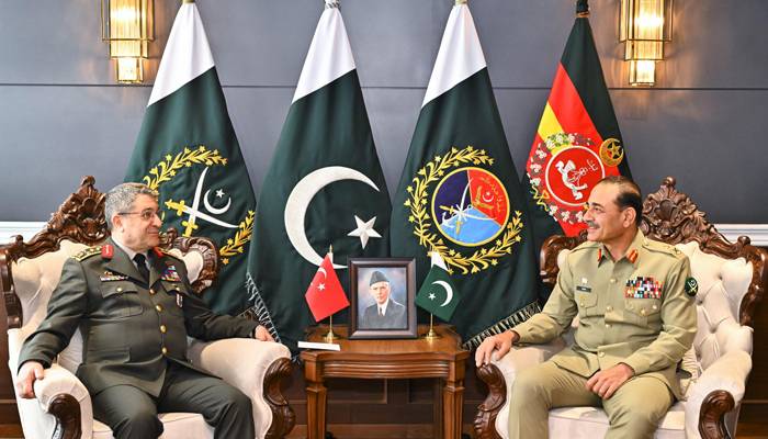 ترک فوج کے سربراہ کی فیلڈ مارشل عاصم منیر سے ملاقات، دفاعی ، عسکری امور پر گفتگو