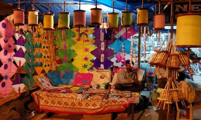 پنجاب کابینہ نے لاہور کیساتھ مزید 4 اضلاع کو پتنگ سازی کی اجازت دیدی