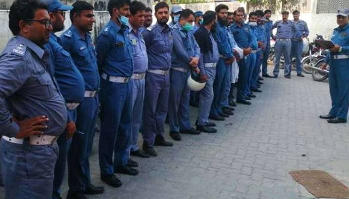 ٹریفک وارڈنز14فروری سے نیا یونیفارم پہنیں گے