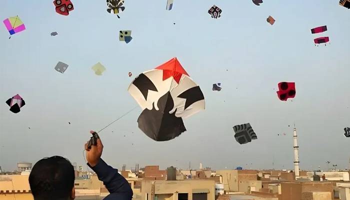 بسنت کے اختتام پر لاہور میں ایک مرتبہ پھر پتنگ بازی پر پابندی عائد