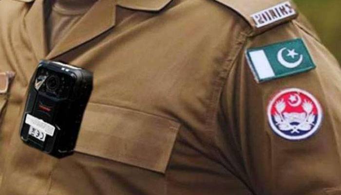 پنجاب میں تھانوں،ناکوں پرموجود افسران و اہلکاروں کو باڈی کیم لگیں گے