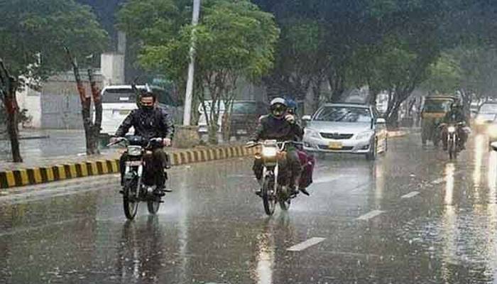کل رات سے گرج چمک کے ساتھ بارش کی پیشگوئی
