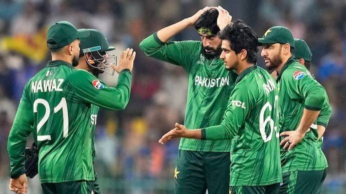 ٹی 20 ورلڈ کپ: پاکستان اگلا میچ جیتے بغیر کیسے سیمی فائنل کھیل سکتا ہے؟