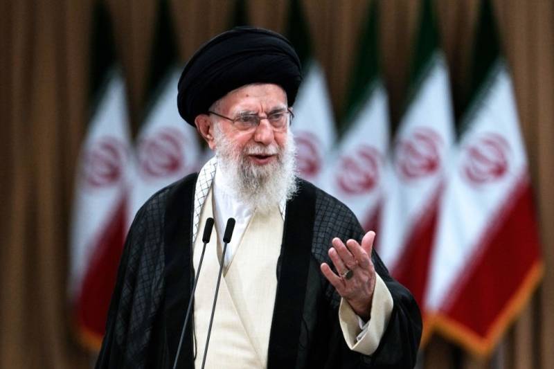 ایرانی سپریم لیڈر آیت اللہ خامنہ ای کی زندگی پر ایک نظر