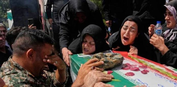 ایران: اسرائیلی حملے میں شہید 180 طالبات  کو سپردِ خاک کر دیا گیا 
