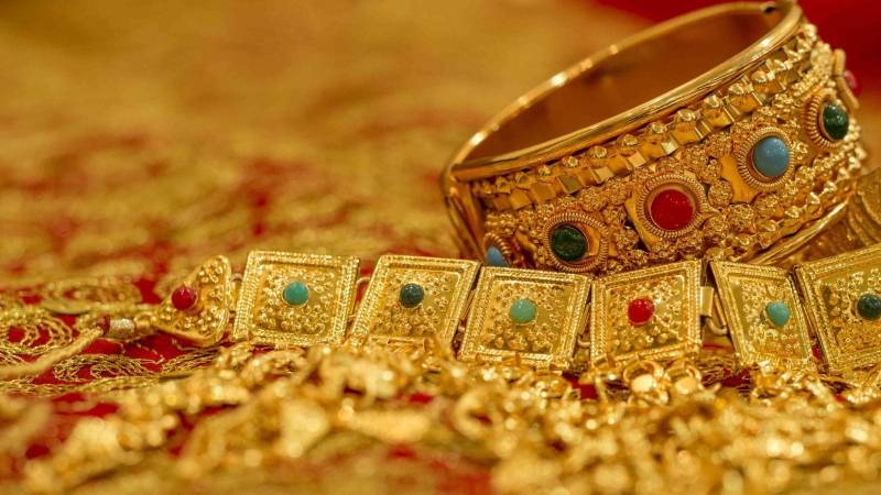 سونے کی قیمت میں بڑی کمی، فی تولہ 13 ہزار 900 روپے سستا