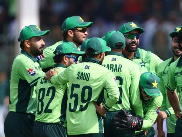 بنگلادیش کیخلاف ون ڈے سیریز کیلئے 15 رکنی قومی اسکواڈ کا اعلان، بابر سمیت اہم کھلاڑی ڈراپ