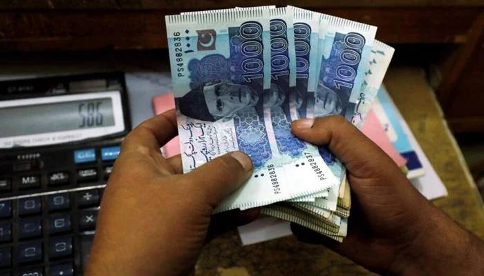 کیا سال کے آخر میں حاصل شدہ مال پر بھی زکوٰۃ لاگو ہوگی؟