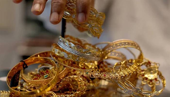سونے کی فی تولہ قیمت میں 6100 روپے کا اضافہ