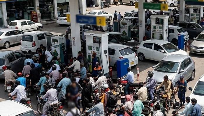پیٹرول پمپس پر عوام کو لائنوں میں نہ لگنا پڑے،وزیر اعلی مریم نواز کی انتظامیہ کو ہدایت
