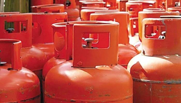 ایل پی جی کی قیمتوں میں بڑا اضافہ، فی کلو 350 روپے تک پہنچ گئی