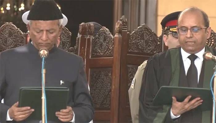 نہال ہاشمی نے گورنر سندھ کے عہدے کا حلف اٹھا لیا
