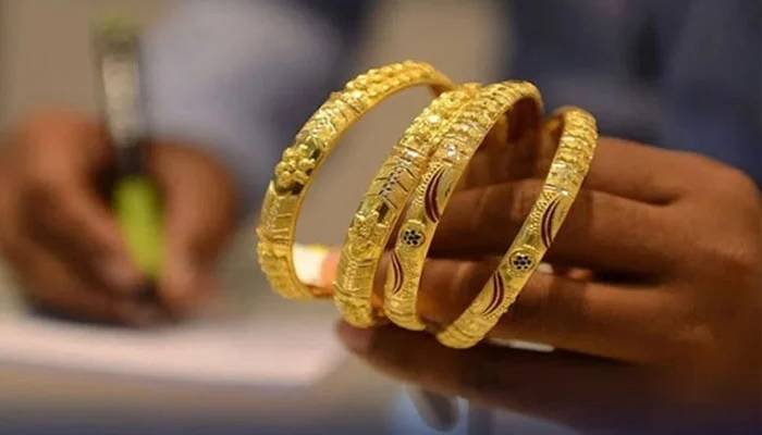  سونے کی قیمت میں مسلسل کمی، فی تولہ 8,700 روپے سستا