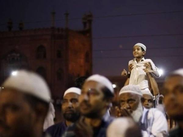 متعدد ممالک نے کل بروز جمعہ عید الفطر منانے کا اعلان کردیا