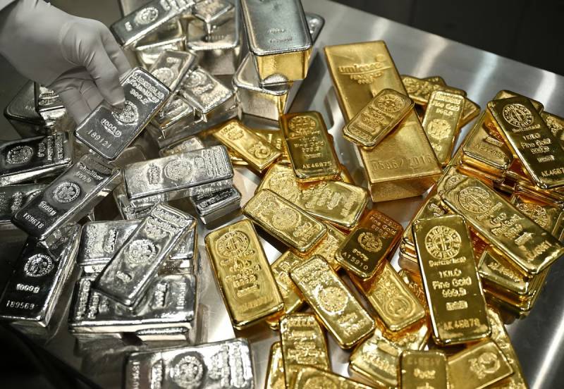 سونے اور چاندی کی قیمتوں میں بڑی کمی ریکارڈ