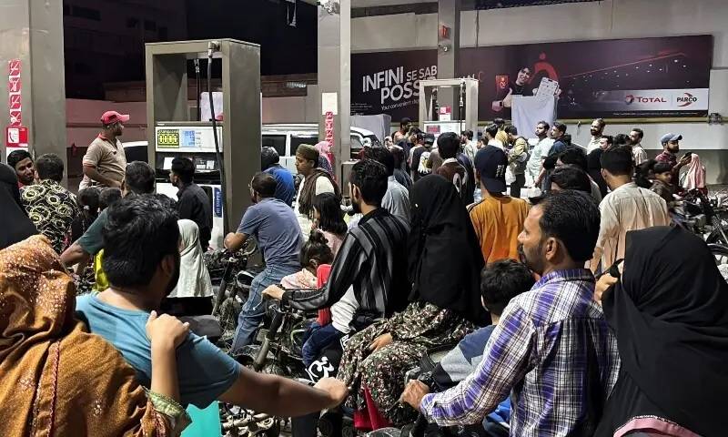 پیٹرولیم مصنوعات کی قیمتوں میں اضافے کے بعد مختلف طبقات کیلئے سبسڈی پیکج کا اعلان