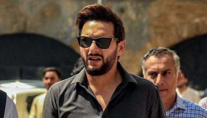 شاہد آفریدی نے پیٹرول کی بڑھتی قیمتوں کے حوالے سے اپنی ویڈیو پر وضاحت دیدی