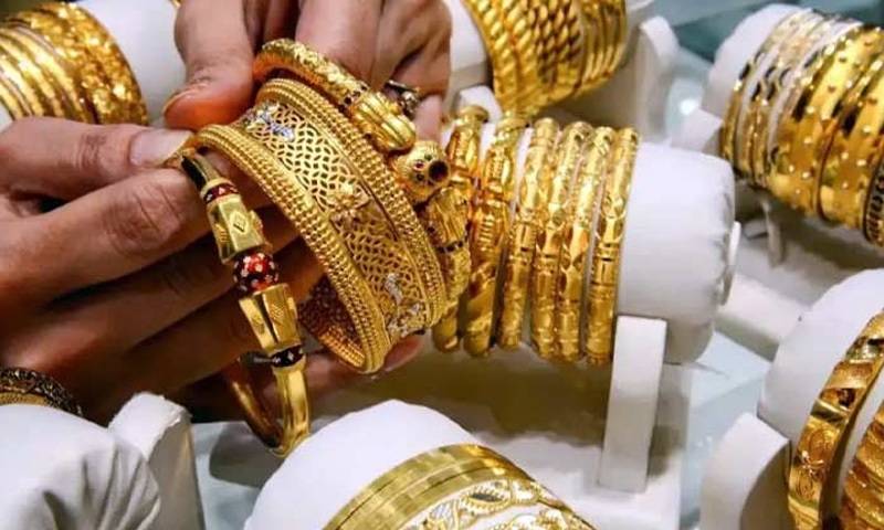 سونے کی قیمت میں دوبارہ اضافہ، چاندی سستی ہو گئی