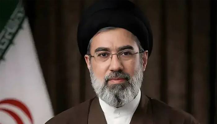 مجتبیٰ خامنہ ای بےہوشی کی حالت میں اسپتال میں زیرعلاج ہیں،برطانوی اخبار