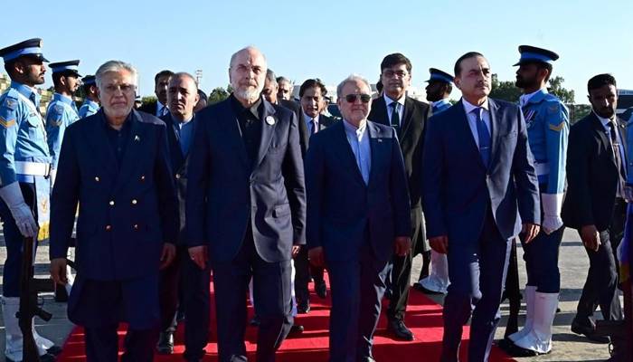 ایران کا وفد اسلام آباد مذاکرات میں شرکت کے بعد واپس روانہ