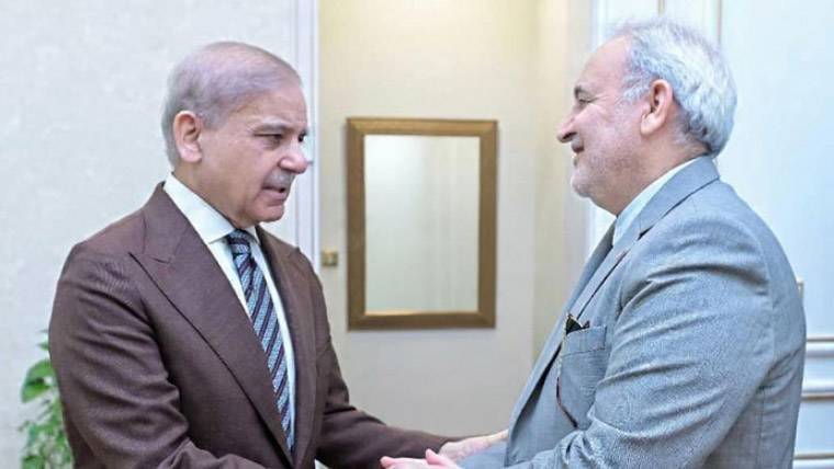 وزیراعظم شہباز شریف سے ایرانی سفیر کی ملاقات، خطے میں امن پر تبادلہ خیال
