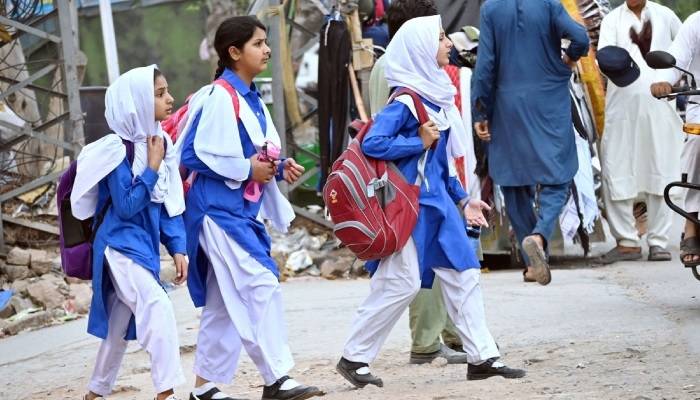 تعلیمی اداروں میں گرمیوں کی چھٹیاں کب ہوں گی؟ تاریخ سامنے آگئی