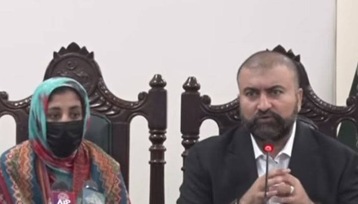 بلوچستان سے خاتون خودکش بمبار کو گرفتار کرکے اسلام آباد کو بڑی تباہی سے بچا لیا گیا، میر سرفراز بگٹی