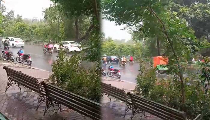 لاہور میں شدید آندھی کے بعد بارش،لیکسو کے متعدد فیڈرز ٹرپ کر گئے