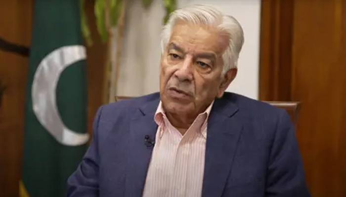 سگریٹ کے ناجائز کاروبارپہ حکومت کو ٹیکس کی مد میں 300 ارب روپے کا نقصان ہے ، خواجہ آصف