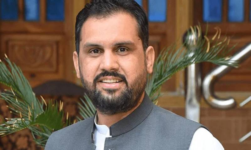 پشاور ہائیکورٹ نے صوبائی وزیر تعلیم مینا خان کو بیرونِ ملک سفر کی مشروط اجازت دیدی