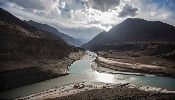 فرانسیسی جریدے نے سندھ طاس معاہدے کی معطلی کو جنوبی ایشیا میں آبی سلامتی کیلئے خطرناک موڑ قرار دیدیا