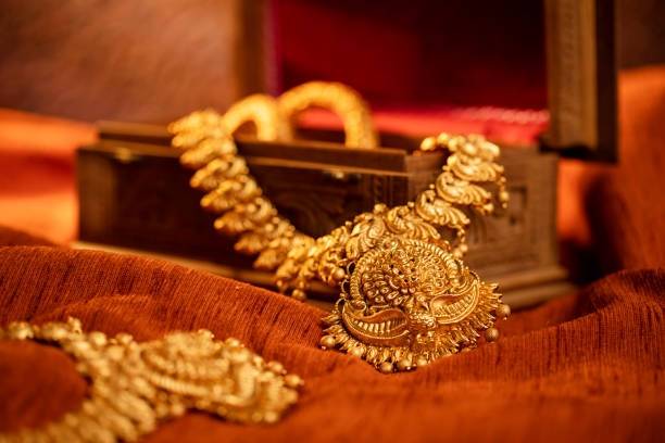 سونے کی قیمت میں بڑا اضافہ، فی تولہ کتنے کا ہوگیا؟ 