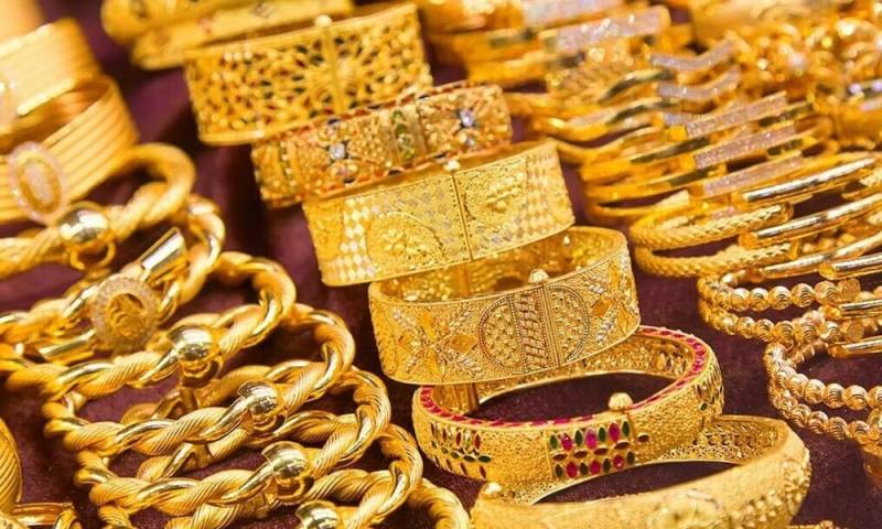 سونے کی قیمت میں بڑا اضافہ، فی تولہ 4 لاکھ 44 ہزار روپے سے تجاوز کر گیا
