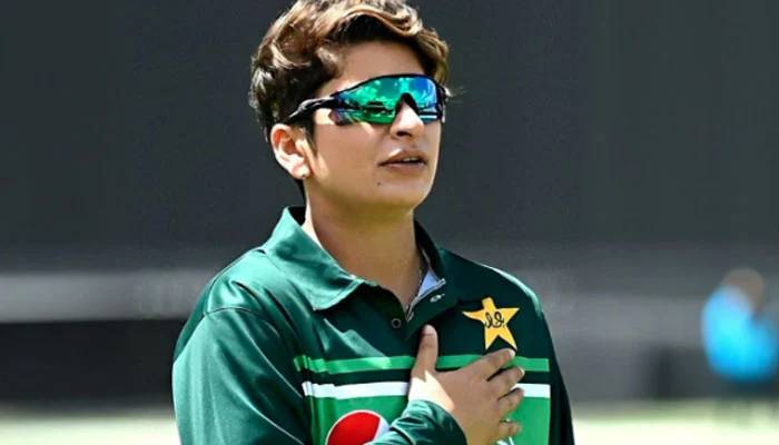 سابق کپتان ندا ڈار نے پاکستان کرکٹ میں واپسی کا اعلان کردیا