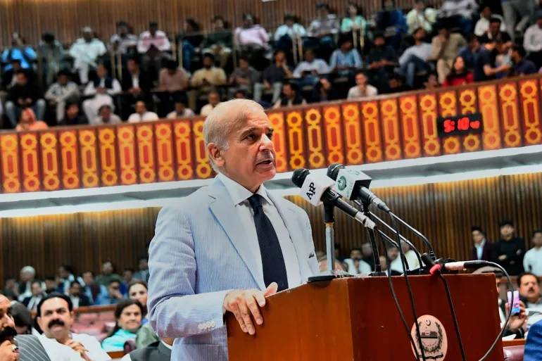 وزیر اعظم کا آج پیٹرولیم مصنوعات کی قیمتوں میں خاطرخواہ کمی کا اعلان