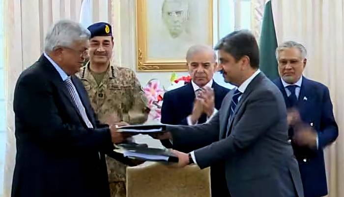پی آئی اے کی ملکیت باضابطہ طور پر نئے مالکان کو منتقل