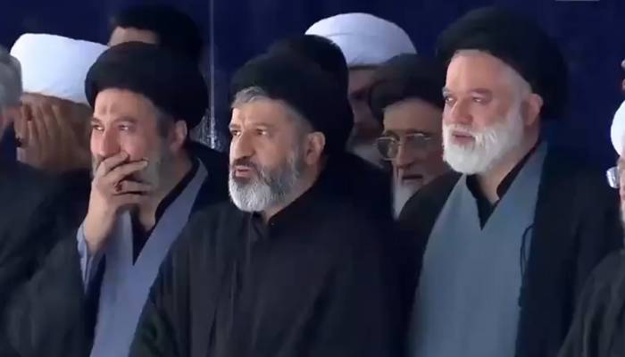 شہید ایرانی سپریم لیڈر کی نماز جنازہ میں 3 بیٹوں کی شرکت