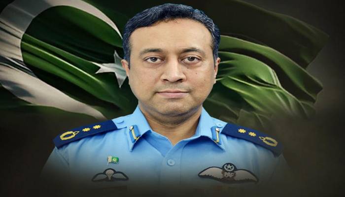 ایئرفورس کے بہادر گروپ کیپٹن عاصم طارق خاتون کو بچاتے ہوئے شہید