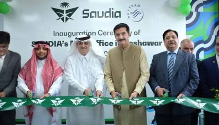 پشاور میں سعودی ایئرلائن کے دفتر کا افتتاح