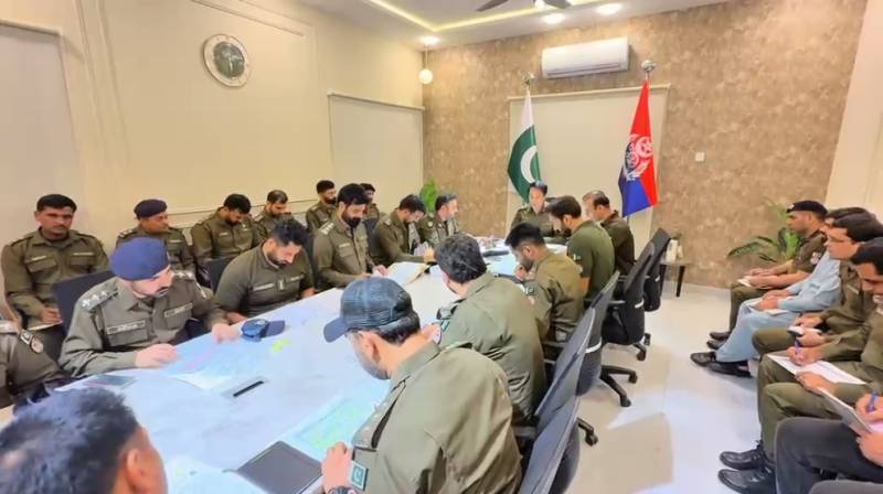 ڈی آئی جی آپریشنز فیصل کامران کا غیر قانونی مقیم افغان باشندوں کیخلاف بھرپور کریک ڈاؤن کا حکم