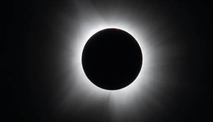 12 اگست کا مکمل سورج گرہن منفرد کیوں ہوگا ؟ جانیئے