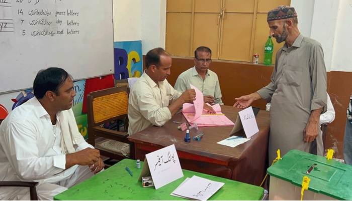 آزاد کشمیر بلدیاتی انتخابات کا پہلا مرحلہ: غیرحتمی نتائج میں ن لیگ کو برتری، پیپلز پارٹی دوسرے نمبر پر