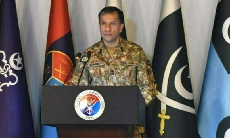 دہشتگرد یا تو قانون کے مطابق ہتھیار ڈالیں ، یا پھر ہم ان سے لڑیں گے، ڈی جی آئی ایس پی آر