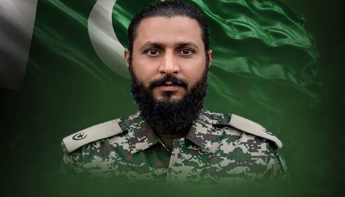 سیکیورٹی فورسز کی رزمک میں خفیہ اطلاعات پر کارروائی، 5 خوارج ہلاک، میجر حافظ احسان الٰہی شہید